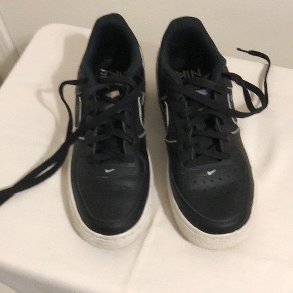 Nike Air Force Sneakers. Youth size 5Y - Picture 1 of 7